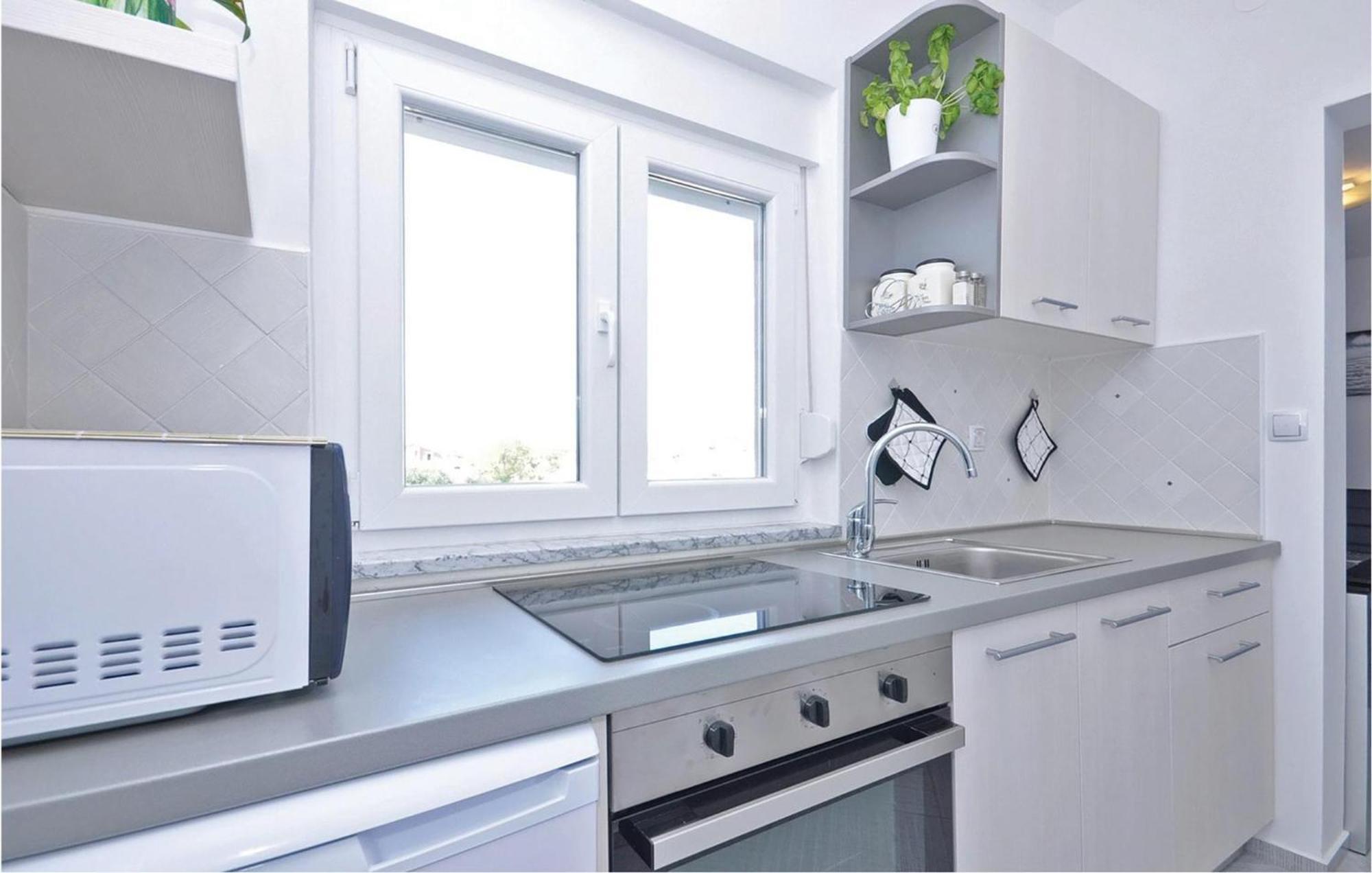 1 Bedroom Cozy Apartment In Bibinje Extérieur photo