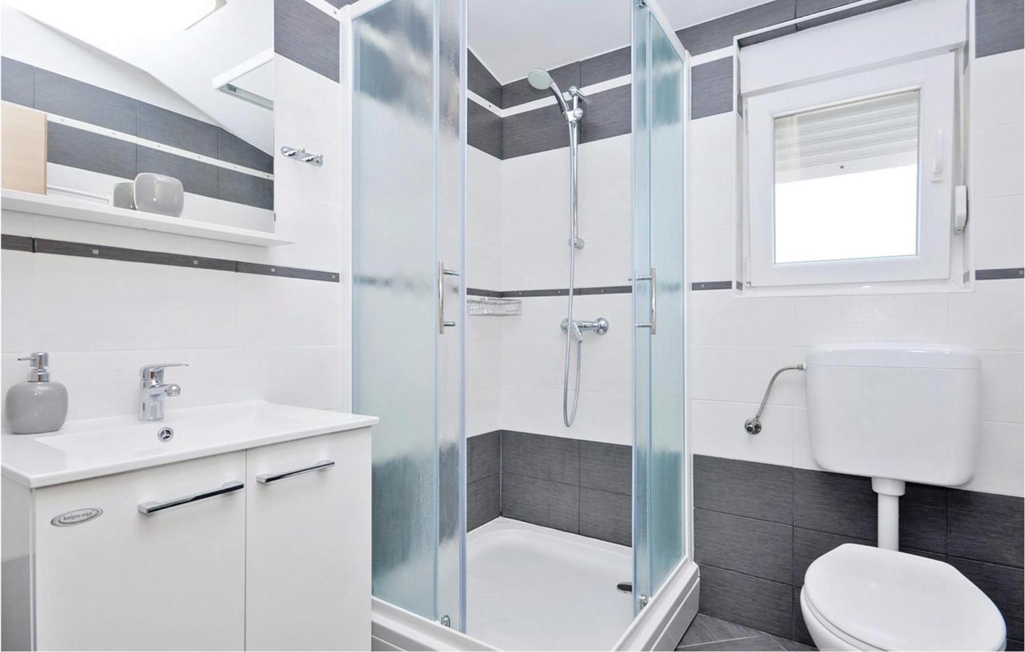 1 Bedroom Cozy Apartment In Bibinje Extérieur photo